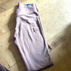never worn tag still attached criss cross front leggings